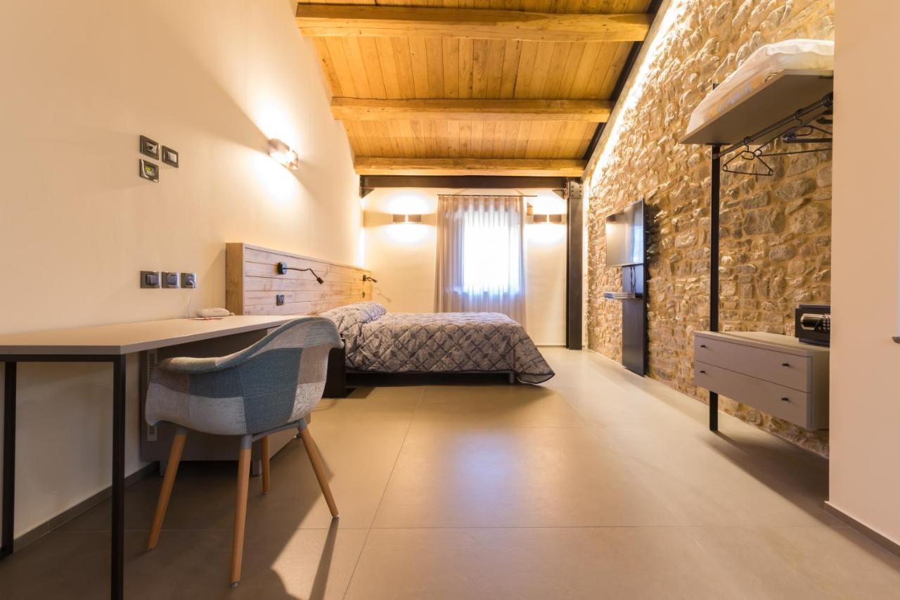 Borgotufi Albergo Diffuso Castel del Giudice Esterno foto