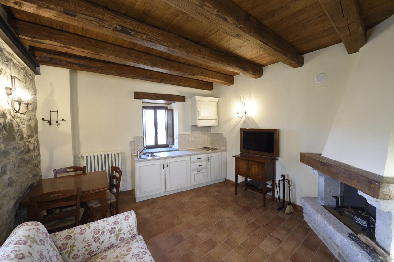 Borgotufi Albergo Diffuso Castel del Giudice Esterno foto