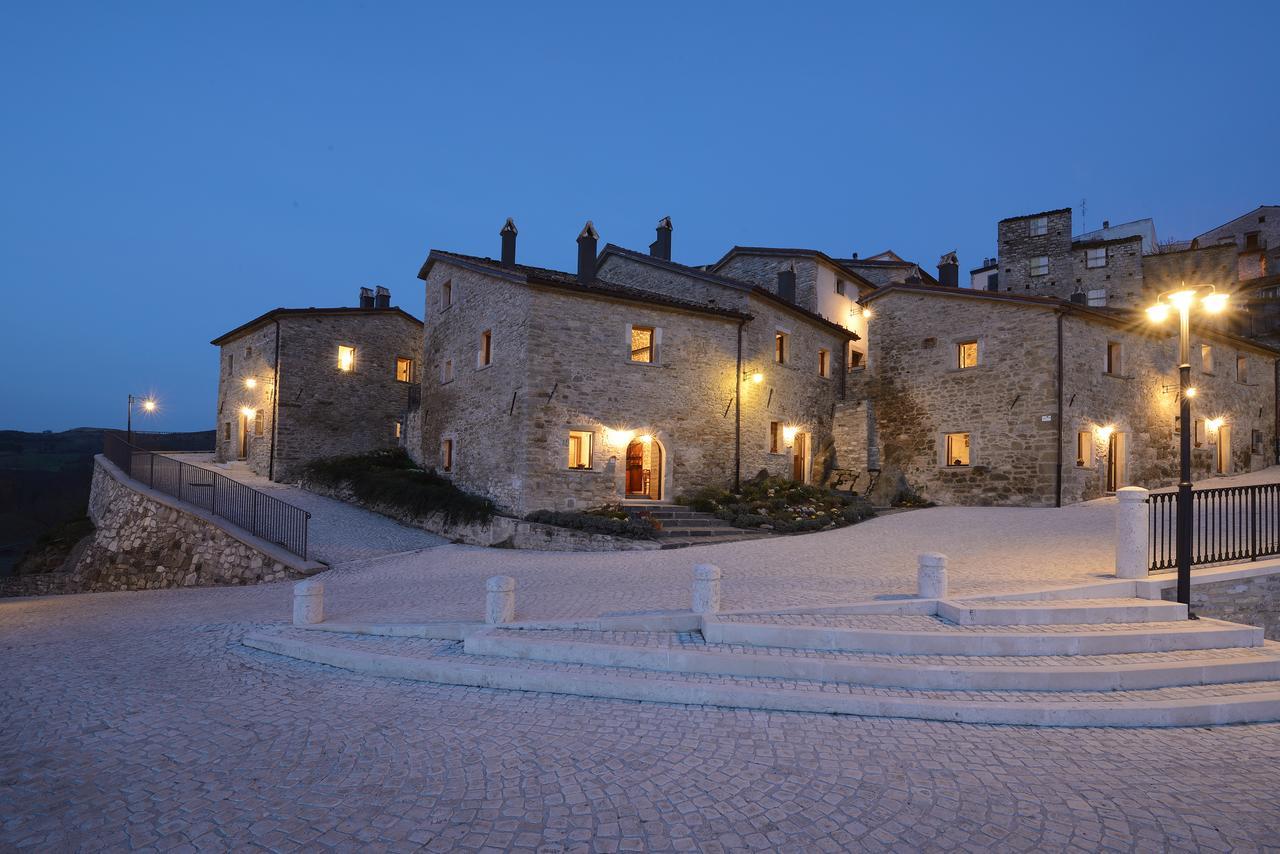 Borgotufi Albergo Diffuso Castel del Giudice Esterno foto