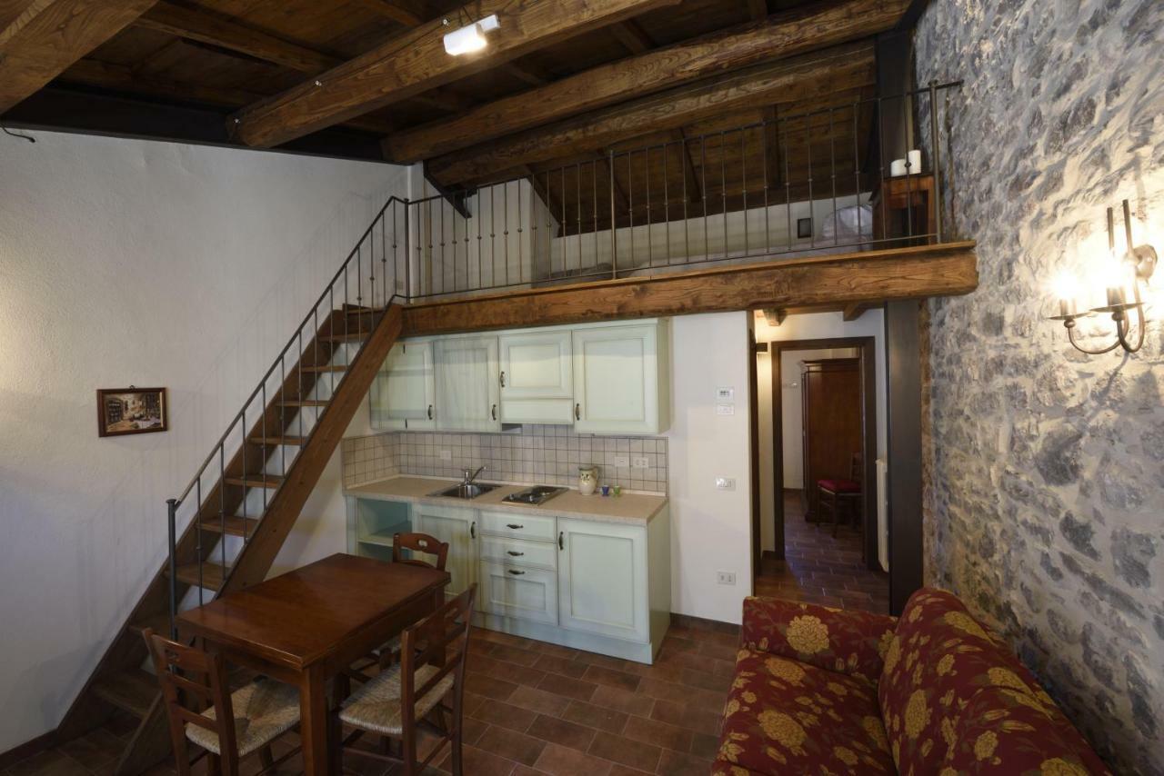 Borgotufi Albergo Diffuso Castel del Giudice Esterno foto