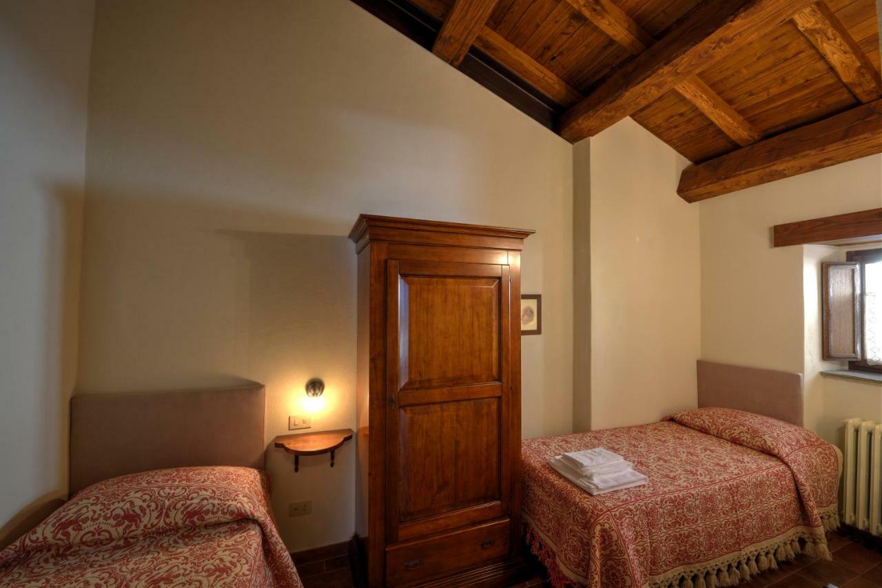 Borgotufi Albergo Diffuso Castel del Giudice Esterno foto