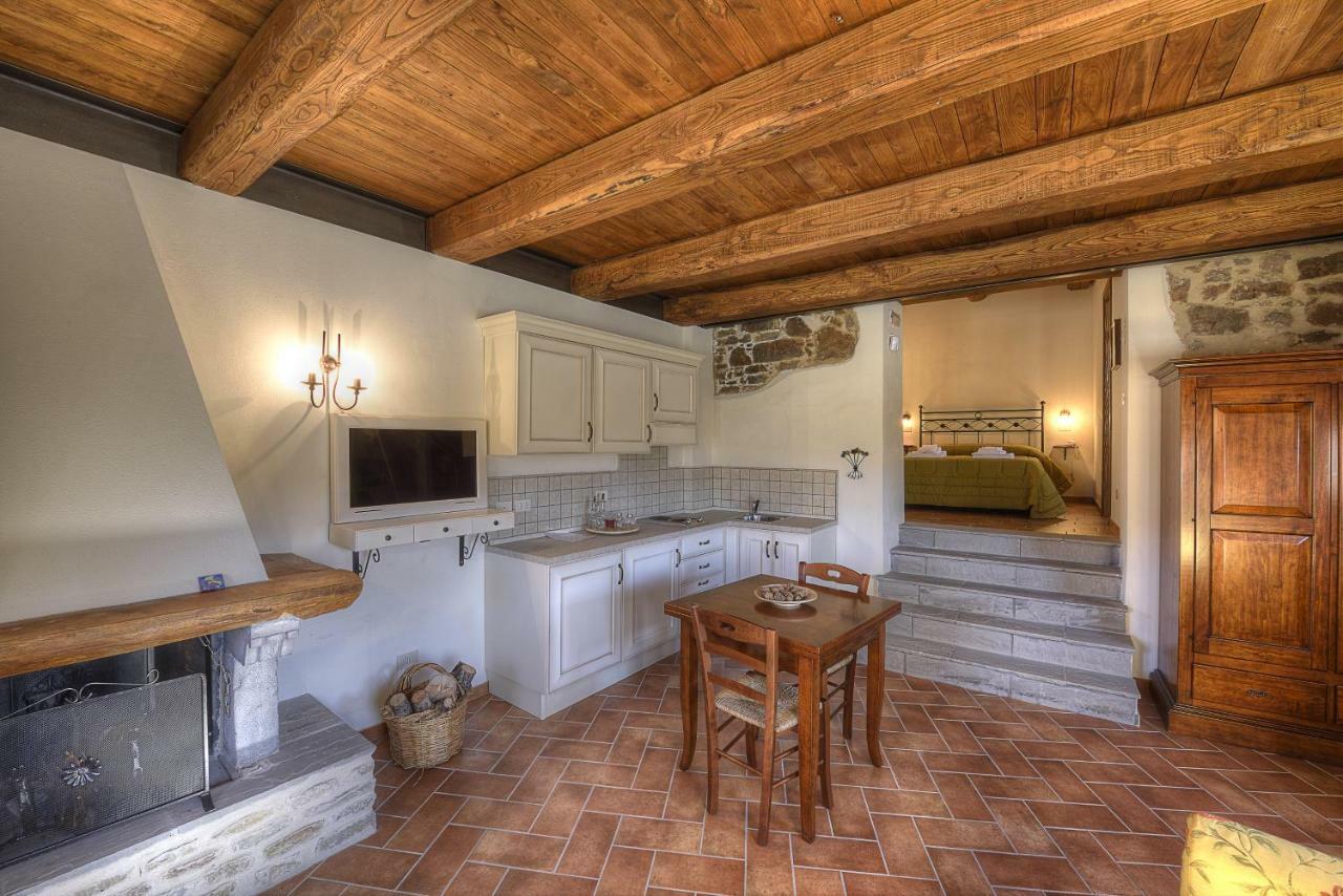 Borgotufi Albergo Diffuso Castel del Giudice Esterno foto