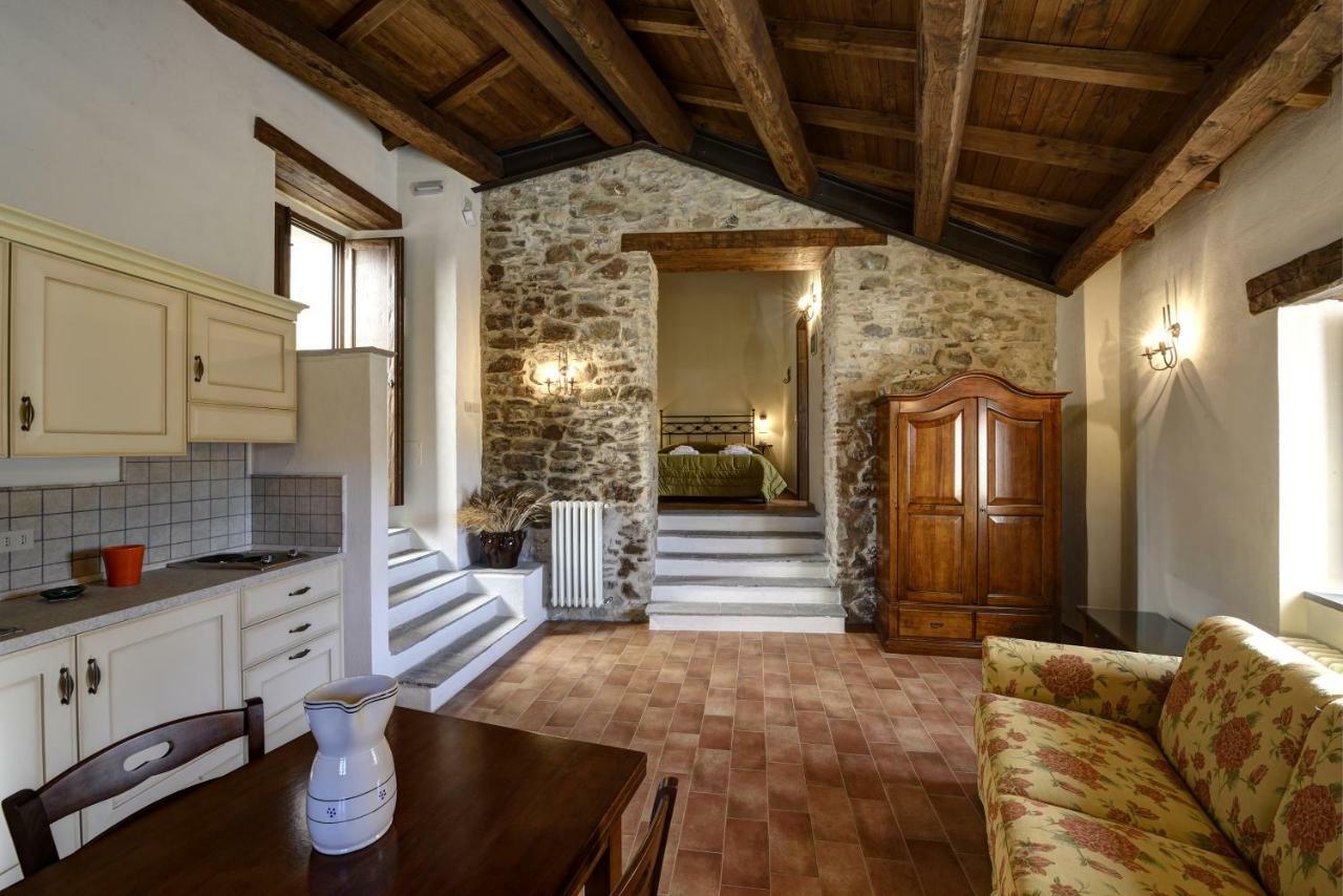 Borgotufi Albergo Diffuso Castel del Giudice Esterno foto