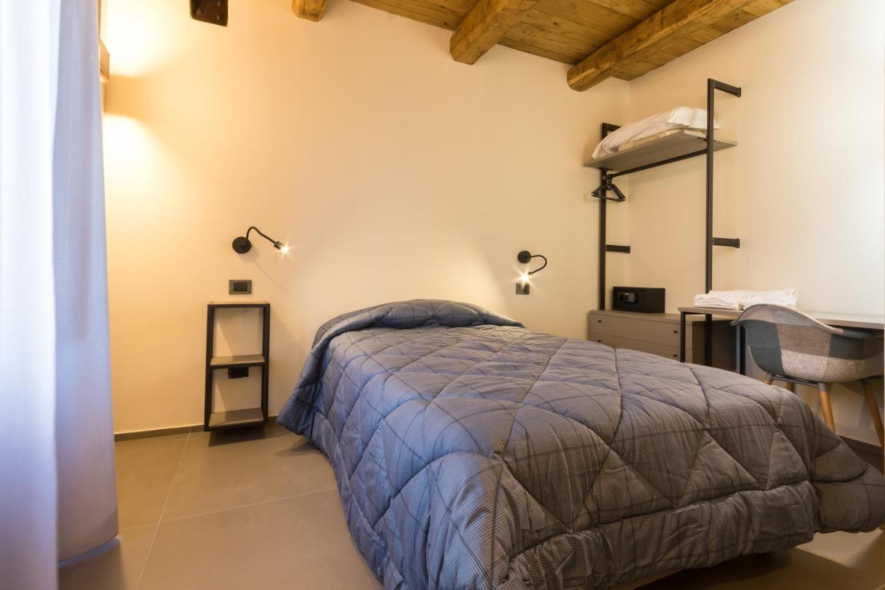 Borgotufi Albergo Diffuso Castel del Giudice Esterno foto